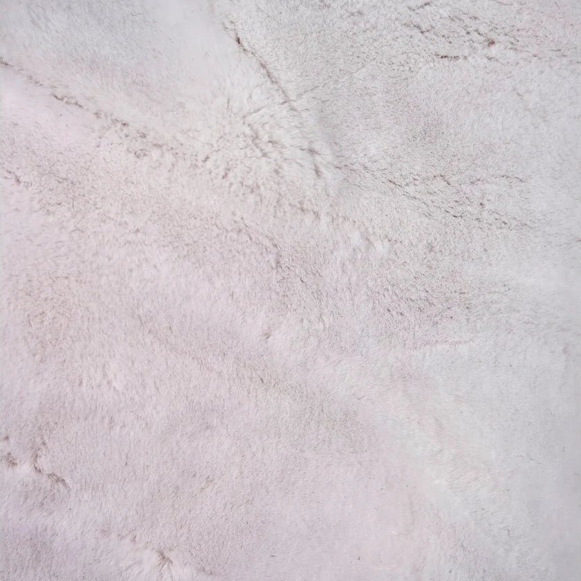 Shires ARMA Supafleece Fully Lined Shaped Pad white detail texture 