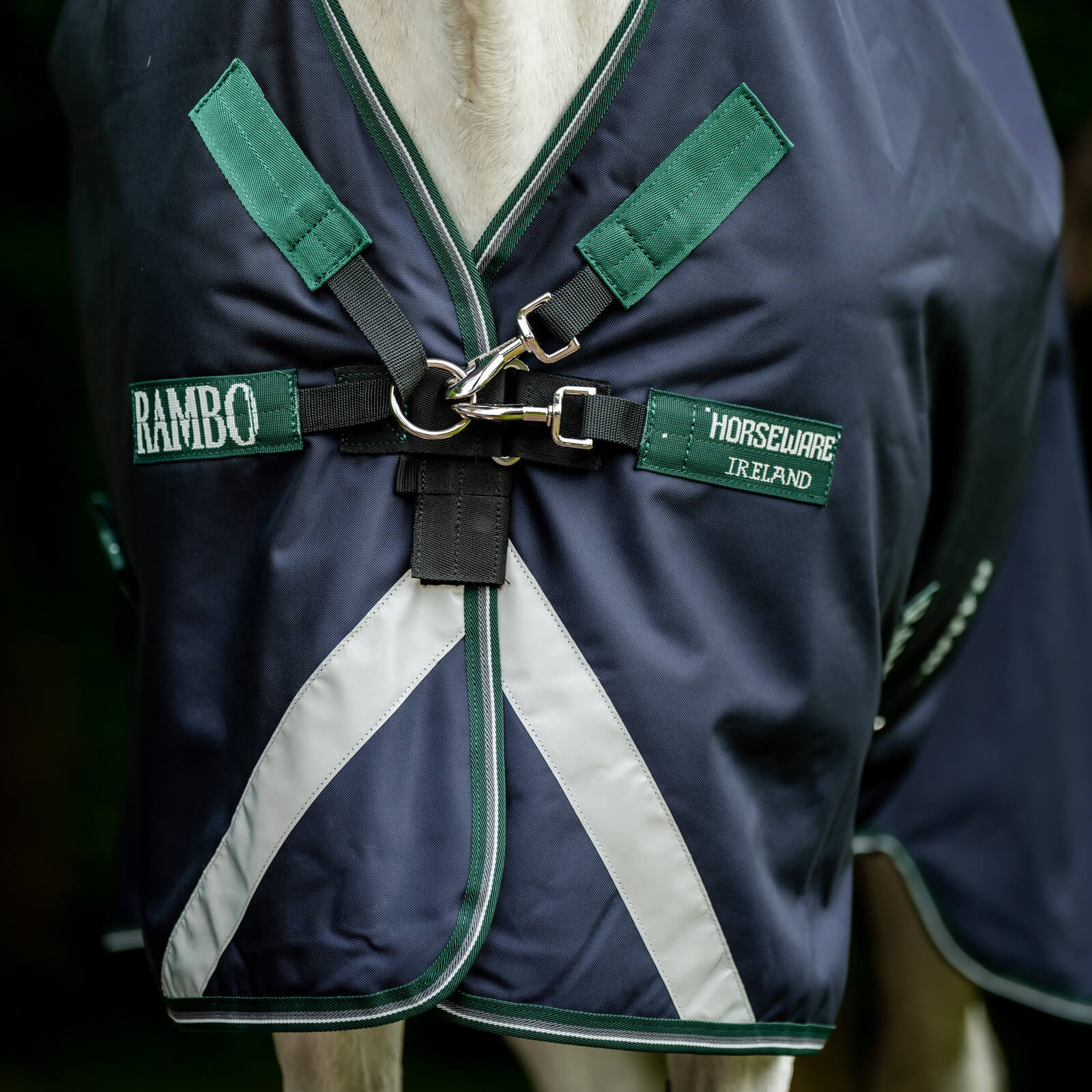 Horseware® Rambo® Wug 0g front closure detail