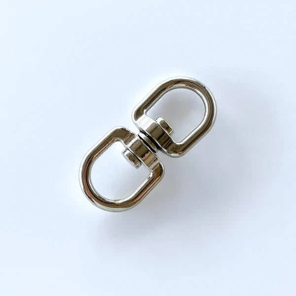 Hay Chix® Swivel