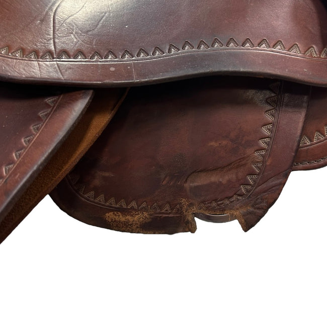 KHS-C 15 INCH Larkspur Trail Saddle SHOWS DAMAGE ON SKIRT