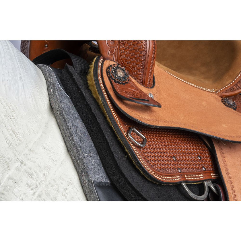 Tough1® Felt/Neoprene Wither Pad view on horse between saddle pad and saddle. 